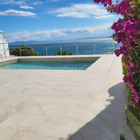 La Perla En Canyelles, Con Vistas Al Mar Holiday home *